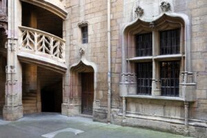 detail-gothic-architecture-dijon-city_268835-4030